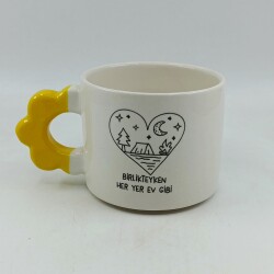 BİRLİKTEYKEN HER YER EV GİBİ-PAPATYA KUPA - SARI SAP - 