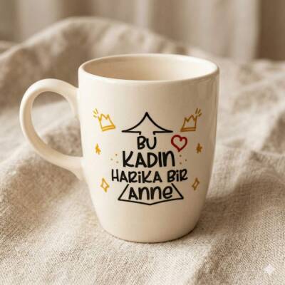 BU KADIN HARİKA BİR ANNE-OVAL KUPA - TRANSPARAN SAP - 1