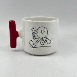 ÇİÇEK TUTAN GÜLEN YÜZ-T KUPA - KIRMIZI SAP - 