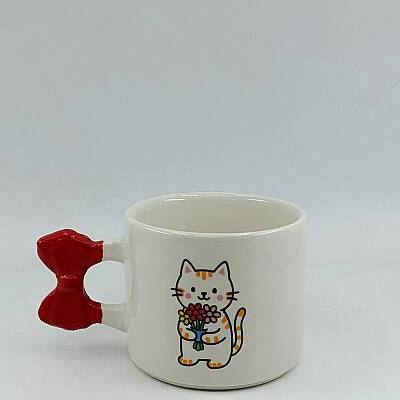 ÇİÇEK TUTAN KEDİ-KURDELE KUPA - KIRMIZI SAP - 1