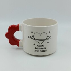 EVRENİN EN GÜZEL KÖŞESİ-PAPATYA KUPA - KIRMIZI SAP - 