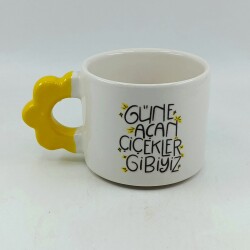 GÜNE AÇAN ÇİÇEKLER GİBİYİZ-PAPATYA KUPA - SARI SAP - 