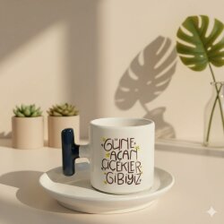 GÜNE AÇAN ÇİÇEKLER GİBİYİZ-T TÜRK KAHVESİ FİNCANI - SİYAH SAP - 