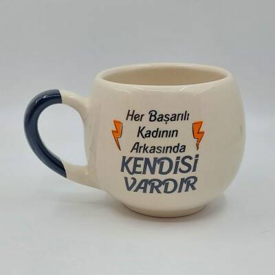 HER BAŞARILI KADININ ARKASINDA - BALON KUPA - SİYAH SAP - 1