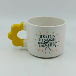 HERKESİN İSTEDİĞİ GİBİ BİRİ OLMAK-PAPATYA KUPA - SARI SAP - 