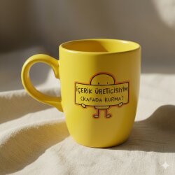 İÇERİK ÜRETİCİSİYİM (KAFADA KURMA)-OVAL KUPA - SARI SAP SARI GÖVDE SARI İÇ - 