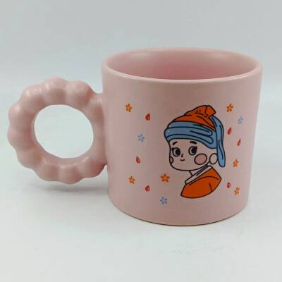 İNCİ KÜPELİ KIZ ÇİZİM-PRENSES KUPA - PEMBE GÖVDE PEMBE SAP - 1