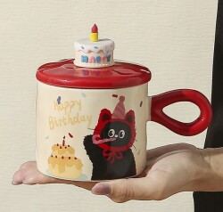 İTHAL KUPA-KAPAKLI PASTA FİGÜRLÜ KUPA - KIRMIZI K-1-18 - 