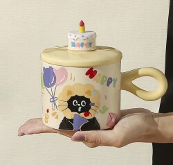 İTHAL KUPA-KAPAKLI PASTA FİGÜRLÜ KUPA - SARI K-1-19 - 