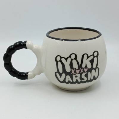 İYİ Kİ VARSIN XOXO-PUF KUPA - SİYAH SAP SİYAH TURNET - 1