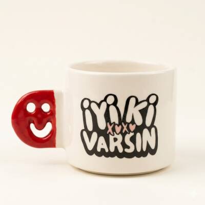 İYİ Kİ VARSIN XOXO-SMİLE KUPA - KIRMIZI SAP - 1