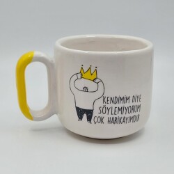 KENDİMİM DİYE SÖYLEMİYORUM-TAÇLI-ARYA ÇAY FİNCANI - SARI SAP - 