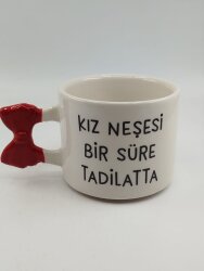 KIZ NEŞESİ BİR SÜRE TADİLATTA-KURDELE KUPA - KIRMIZI SAP - 