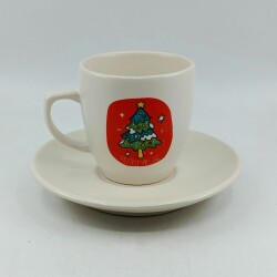 NOEL AĞAÇ KIRMIZI FON MUTLU YILLAR-KLASİK TÜRK KAHVESİ FİNCANI - TRANSPARAN GÖVDE - 