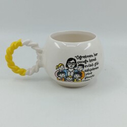 ÖĞRETMEN YÜCE GÖNÜLLÜ İNSAN-BALONCUK KUPA - SARI SAP - 