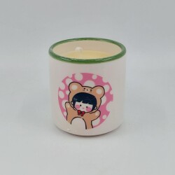 PEMBE BENEKLİ KIZ ÇOCUĞU-MARS KOKULU MUM - TRANSPARAN GÖVDE - 